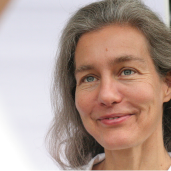 Frau führt Systemisches Executive-Coaching für Strategie, Planung und Steuerung